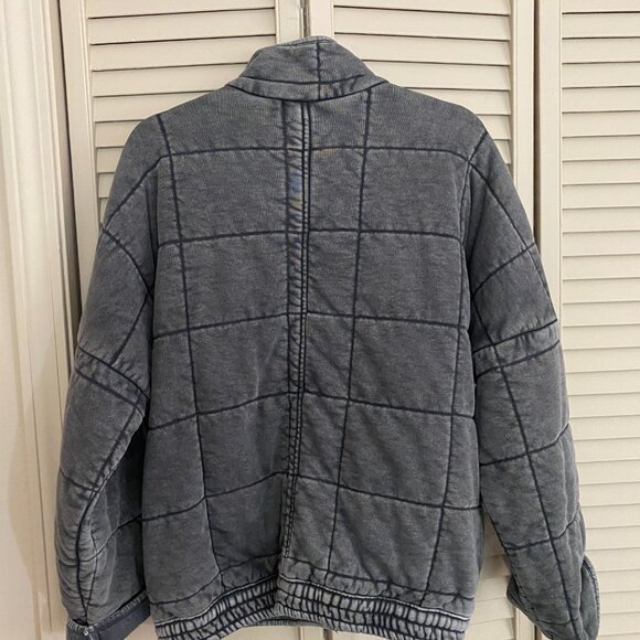 Forever 21 Quilted Oversized Washed Gray Jacket Women's Size Small - Picture 3 of 3